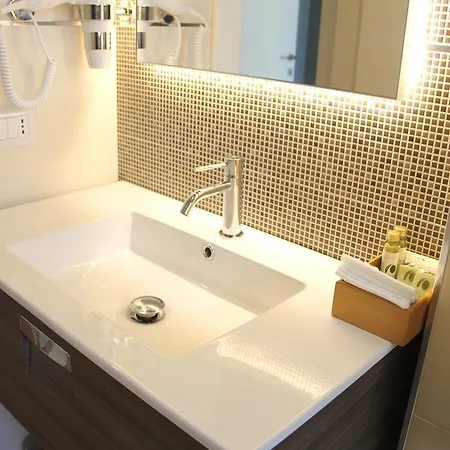 Residenza Del Maestro 3* מטרה